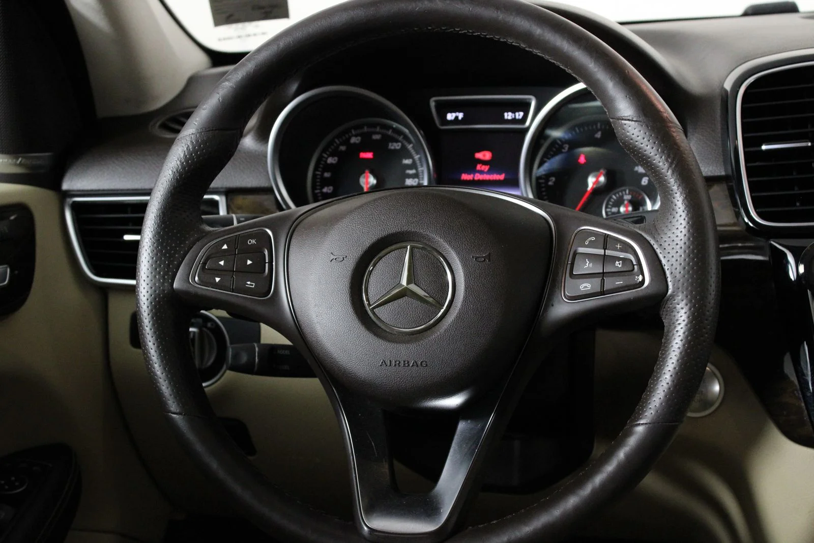 Used 2016 Black Mercedes-Benz GLE 300d image 18