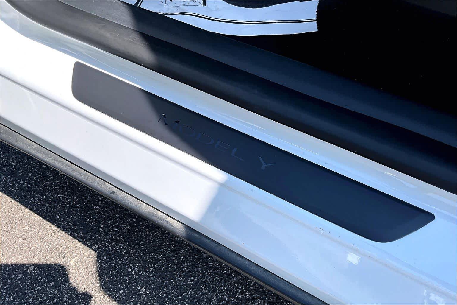 Used 2023 Pearl White Multi Tesla  image 9