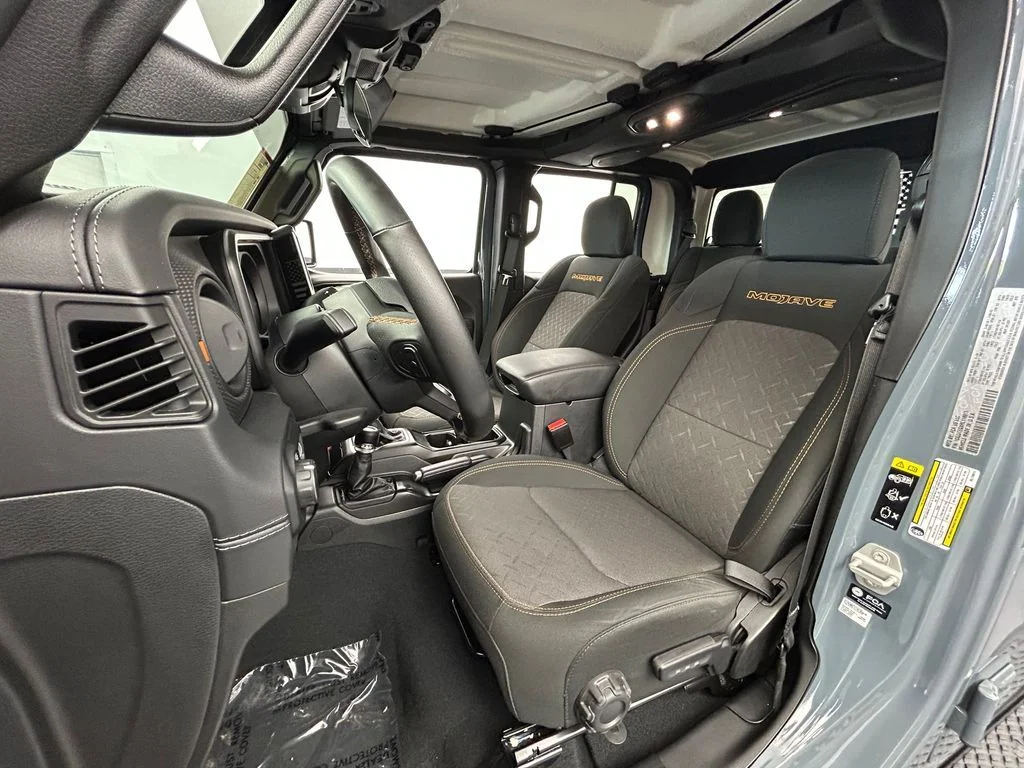 Used 2024 Anvil Clear Coat Jeep Mojave image 46