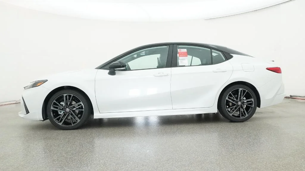 New 2026 Wind Chill Pearl with Midnight Black Metallic roof Toyota XSE image 18