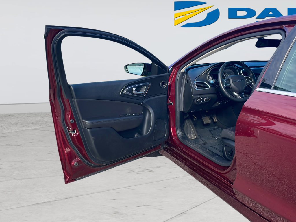 Used 2015 Red Chrysler Limited image 34