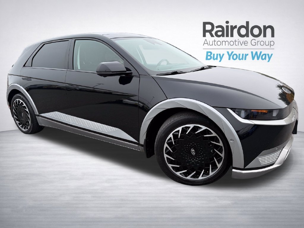 Used 2023 Black Hyundai Limited image 1
