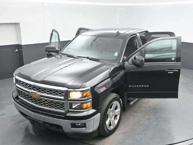 Used 2015 Black Chevrolet LT image 47