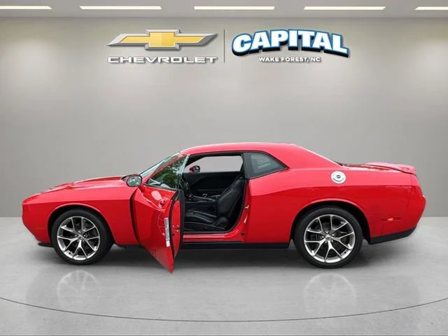Used 2020 Red Dodge SXT image 9