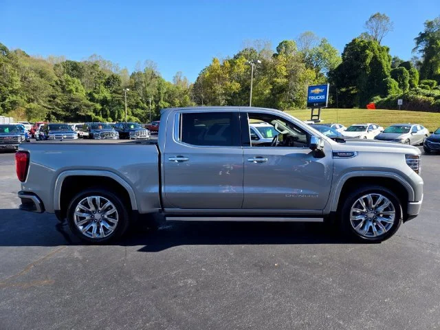 Used 2025 Sterling Metallic GMC Denali image 9