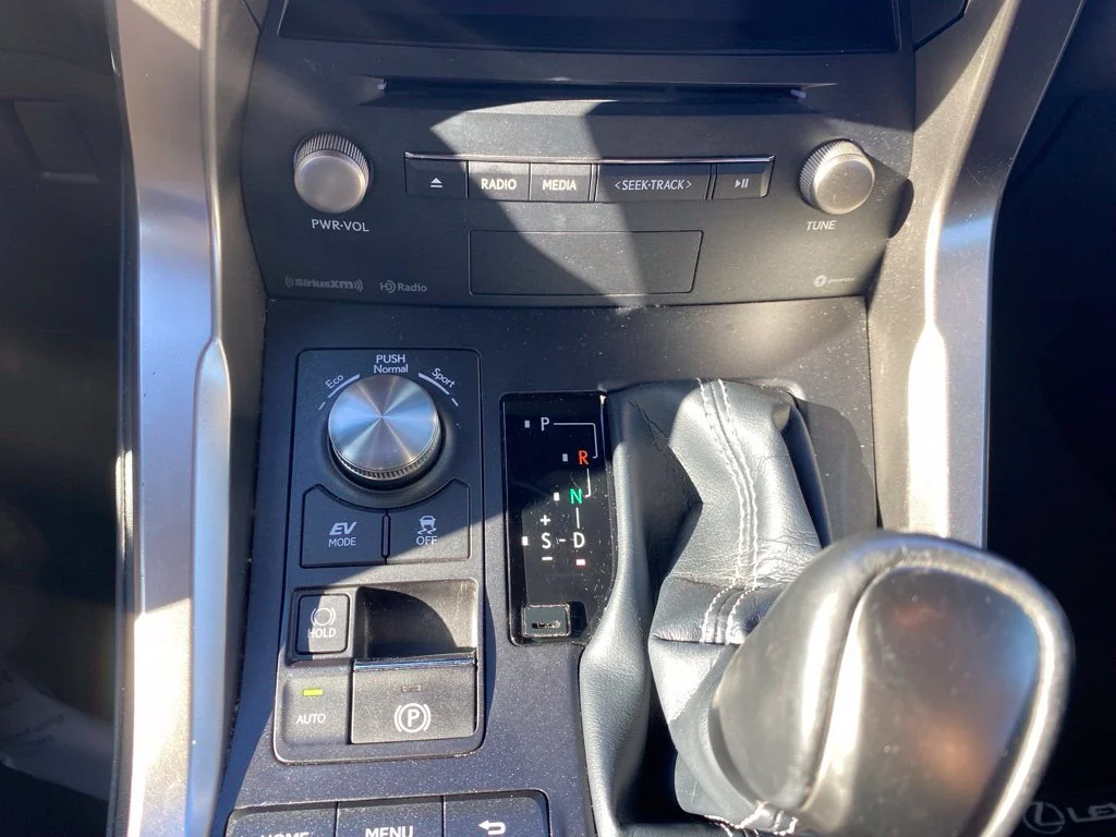 Used 2019 Silver Lexus 300h image 25