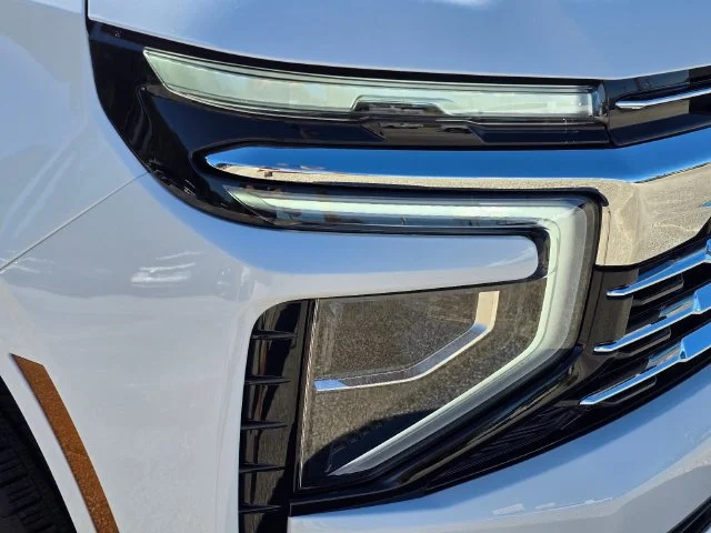New 2027 Summit White Chevrolet LT image 5