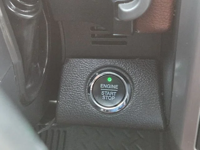 Used 2021 White Metallic Ford Platinum image 18