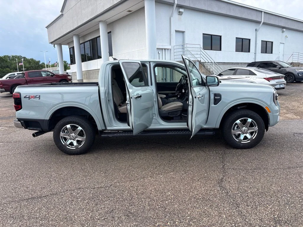 Certified Used 2024 Cactus Ford XLT image 8