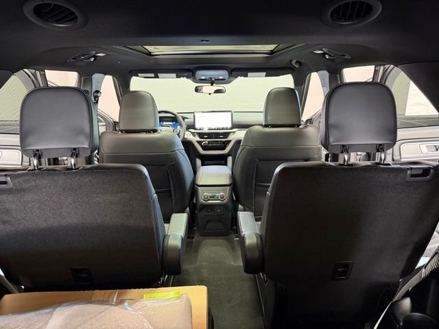 New 2026 Carbonized Gray Metallic Ford ST-Line image 32
