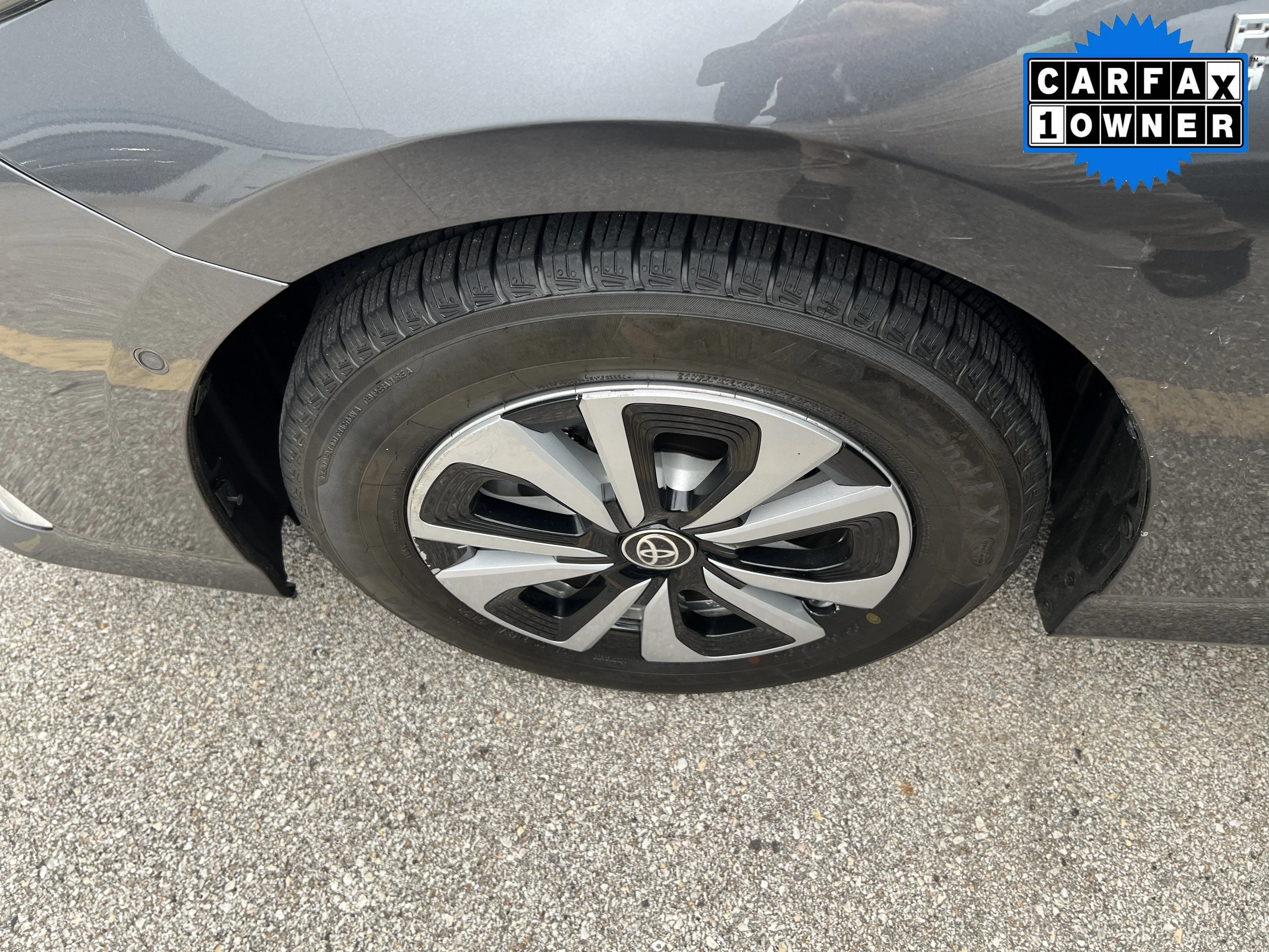 Used 2017 Magnetic Gray Metallic Toyota Advanced image 7