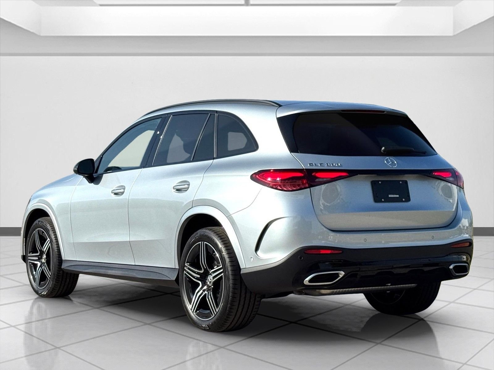 New 2026 Cirrus Silver Metallic Mercedes-Benz GLC 300 image 4