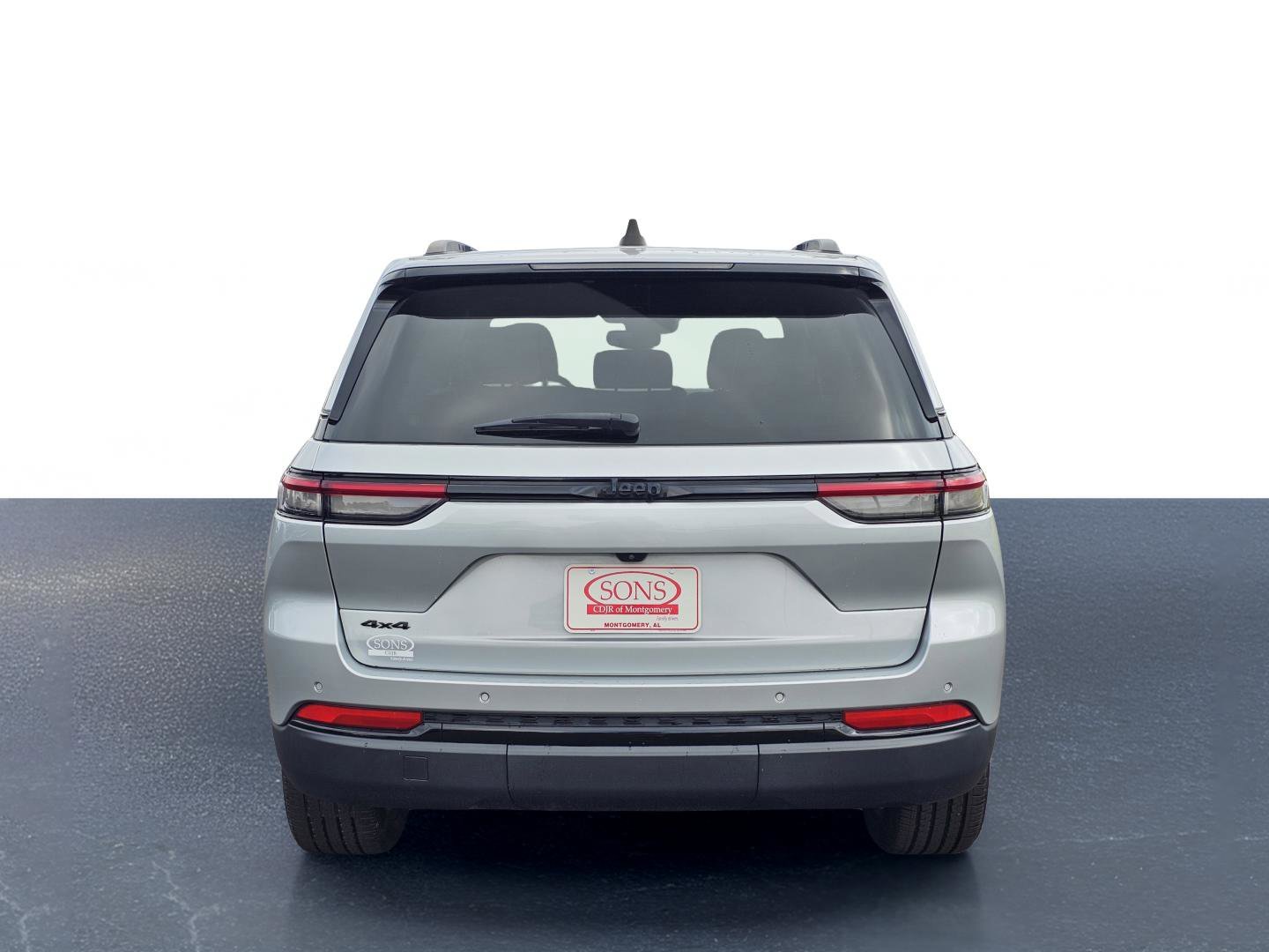 Used 2023 Silver Zynith Jeep Altitude image 10