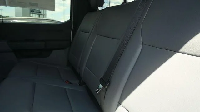 New 2026 Oxford White Ford F-550® XL image 11