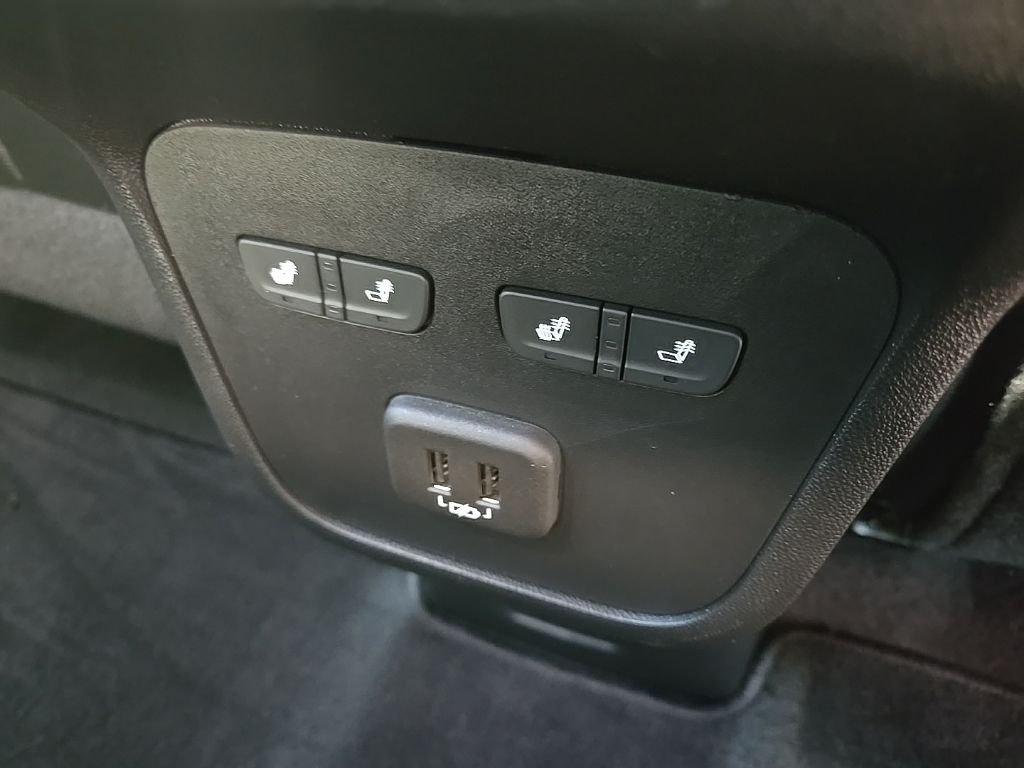 Used 2023 White Chevrolet Premier image 82