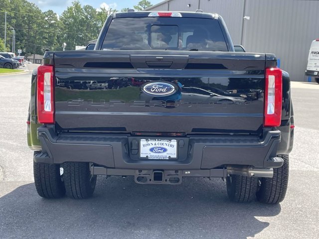 New 2026 Agate Black Metallic Ford XL image 23