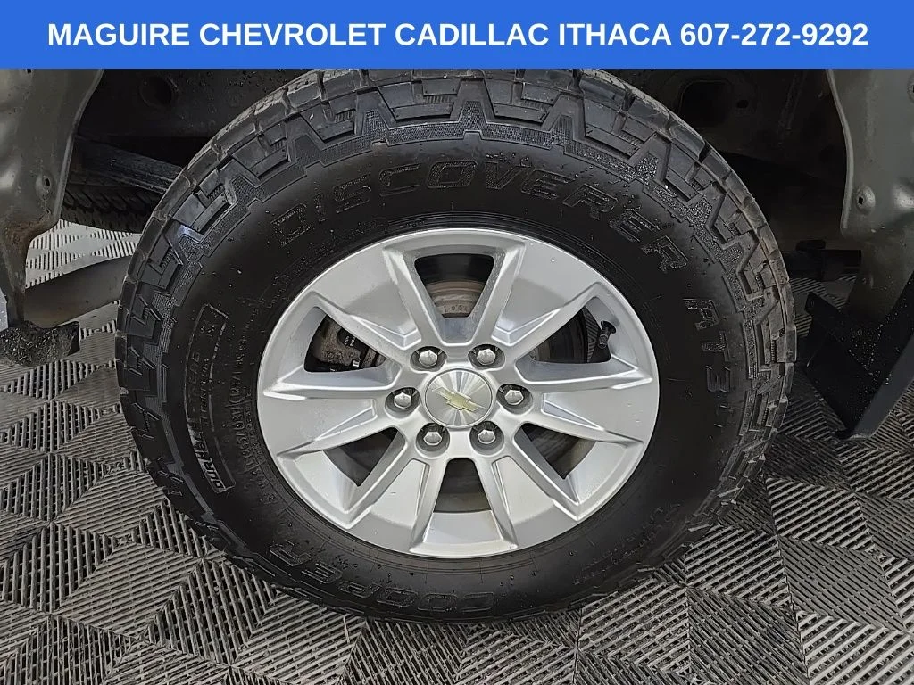 Used 2019  Chevrolet LT image 13