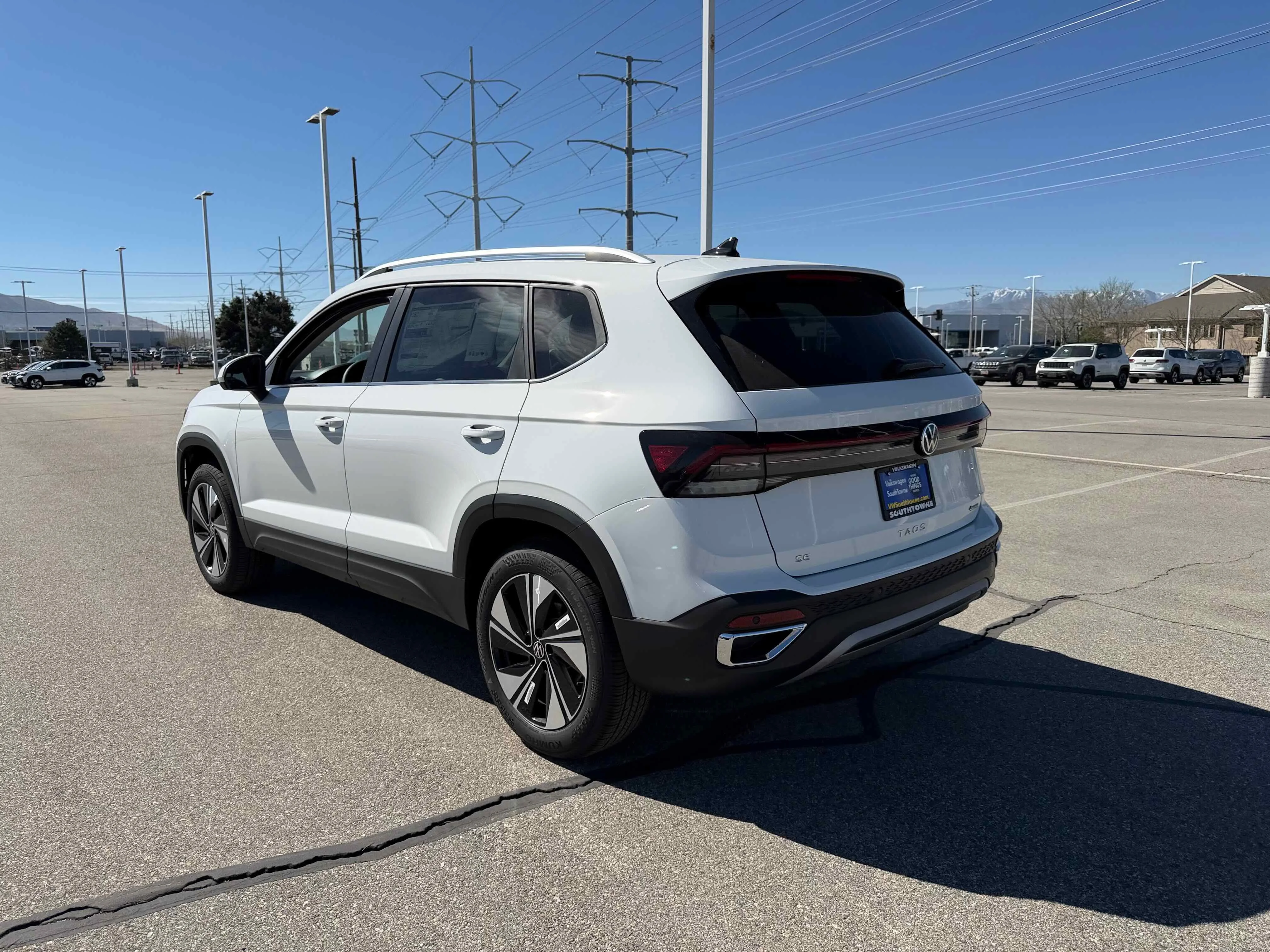 New 2026 Pure White Volkswagen SE image 5