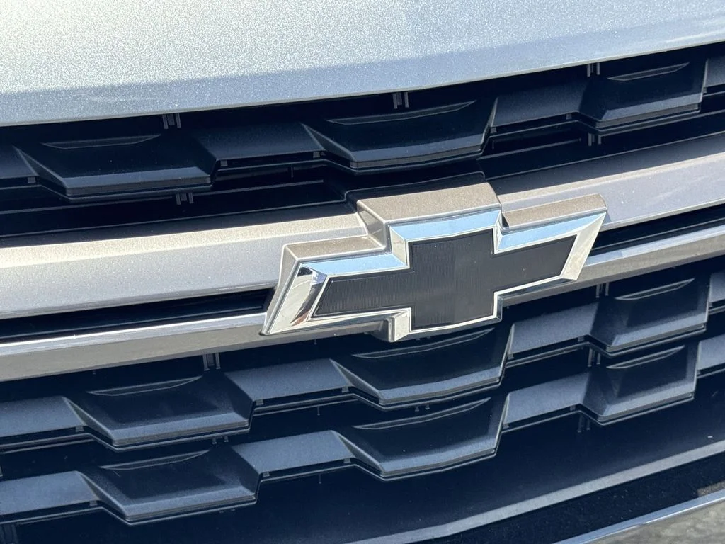 Used 2022 Gray Chevrolet Z71 image 31