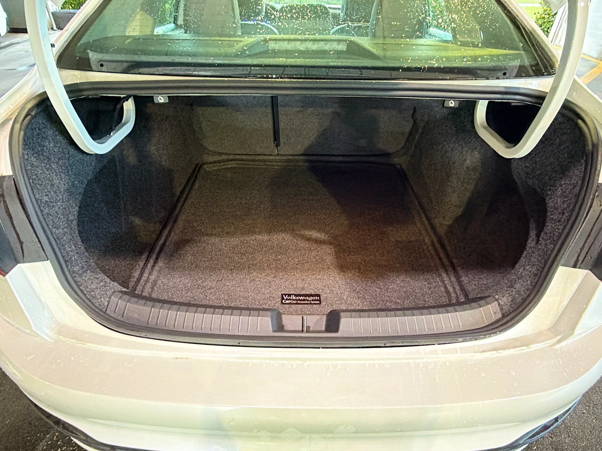 New 2026 White Pearl Volkswagen SE image 12