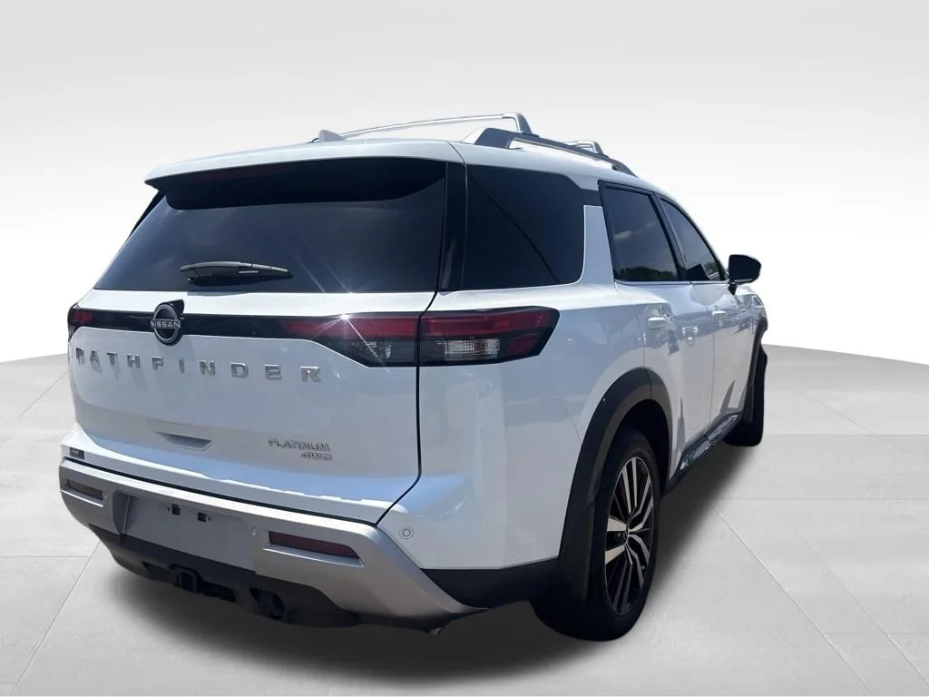 Used 2025 White Nissan Platinum image 13