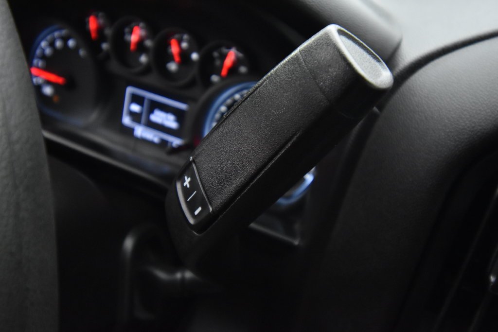 Used 2019 White GMC Base image 18