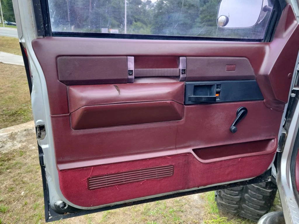 Used 1988 Silver Chevrolet  image 10