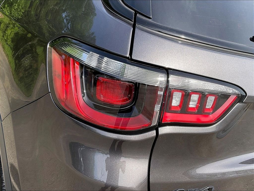 Used 2022 Gray Jeep Altitude image 32