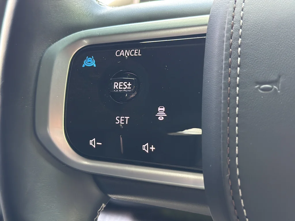 Used 2025 White Nissan Platinum Reserve image 14