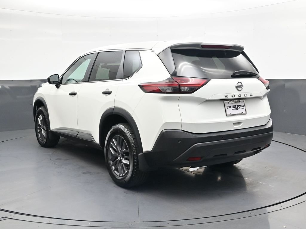 Used 2021 White Nissan S image 10