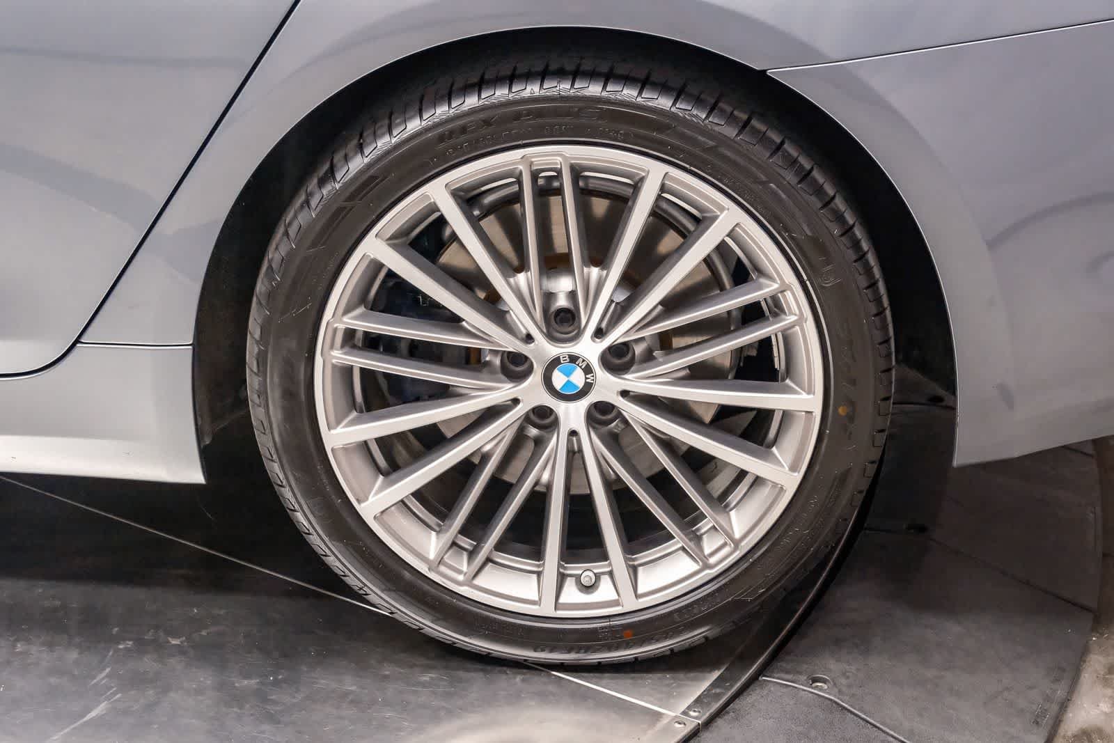 Used 2019 Bluestone Metallic BMW 540i image 9