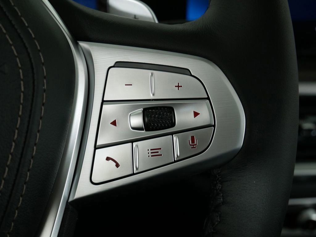 Used 2026 Black Sapphire Metallic BMW xDrive40i image 39