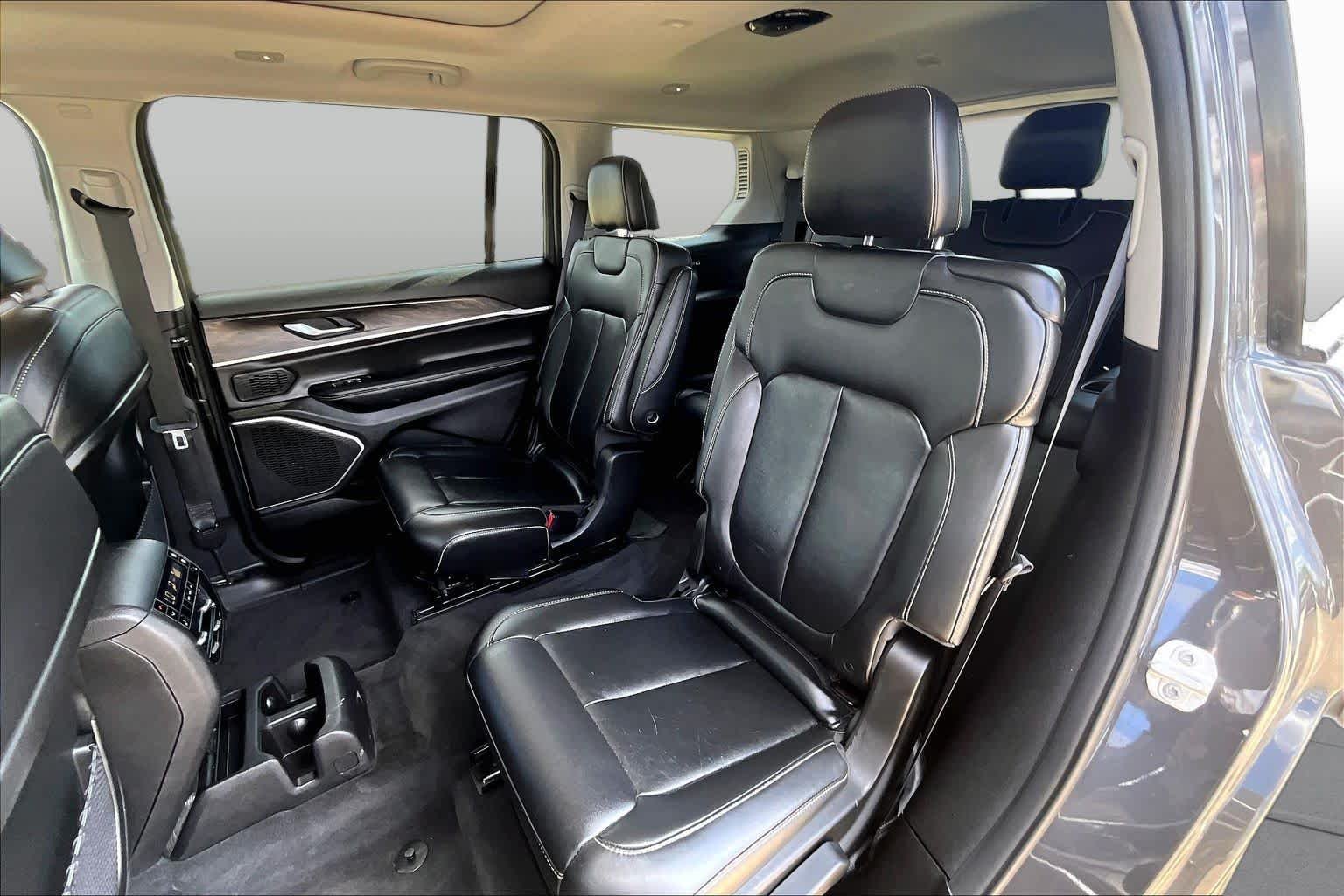 Used 2022 Baltic Gray Metallic Clearcoat Jeep Limited image 21