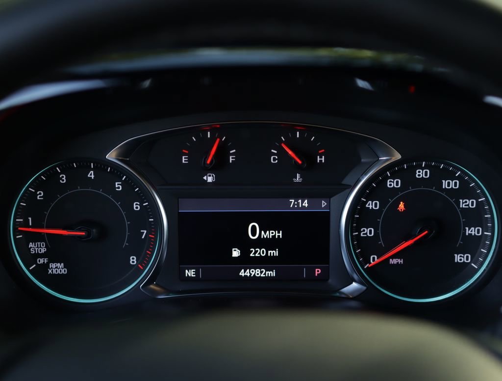 Used 2023 Northsky Blue Metallic Chevrolet LT Cloth image 11