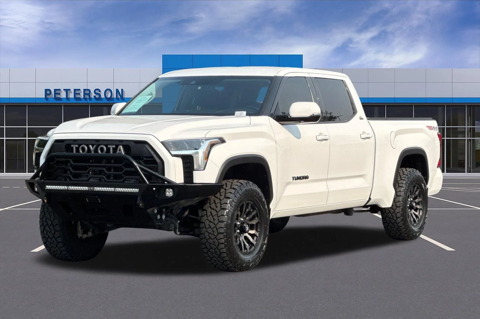 Used 2022 White Toyota SR5 image 8