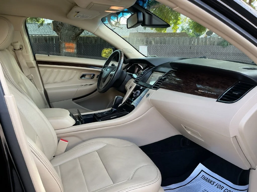 Used 2016 Black Ford Limited image 31