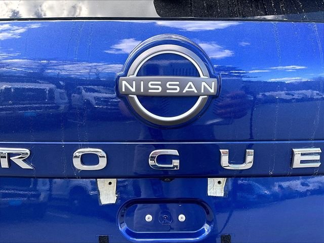 Used 2023 Blue Nissan SV image 8