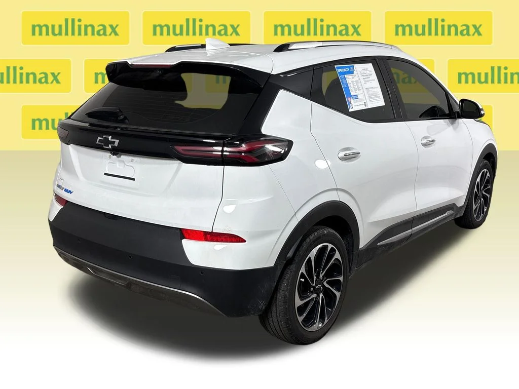 Used 2023 White Chevrolet Premier image 4