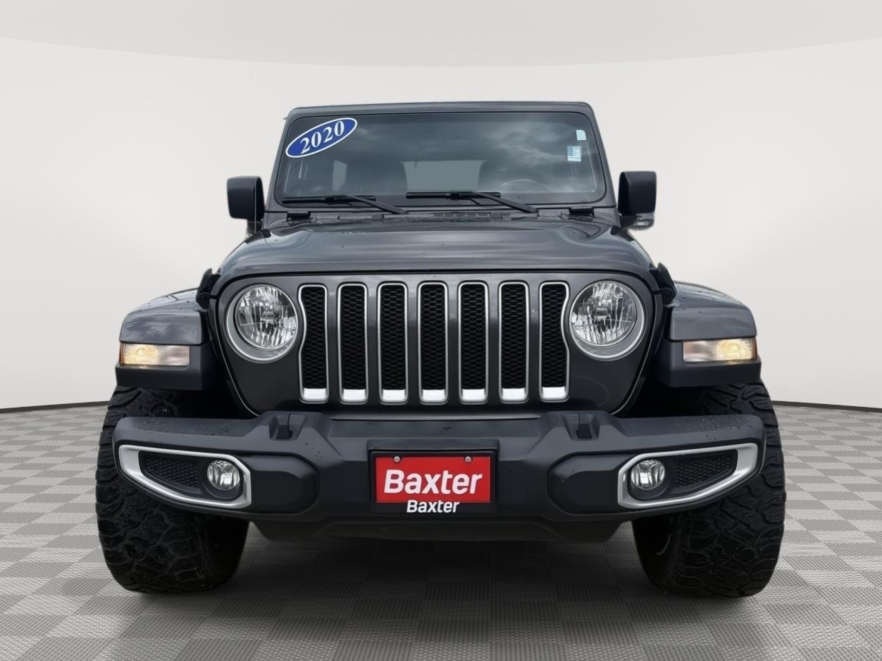 Used 2020 Granite Crystal Metallic Jeep Sahara image 2