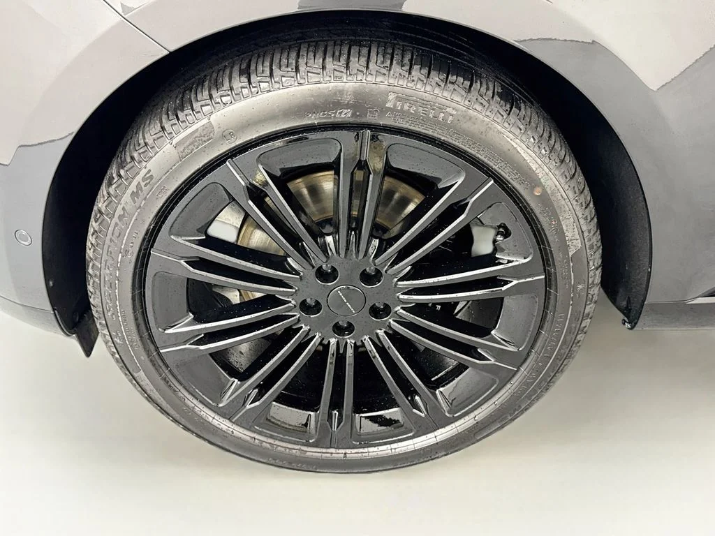 New 2026 Carpathian Grey Land Rover SE image 32
