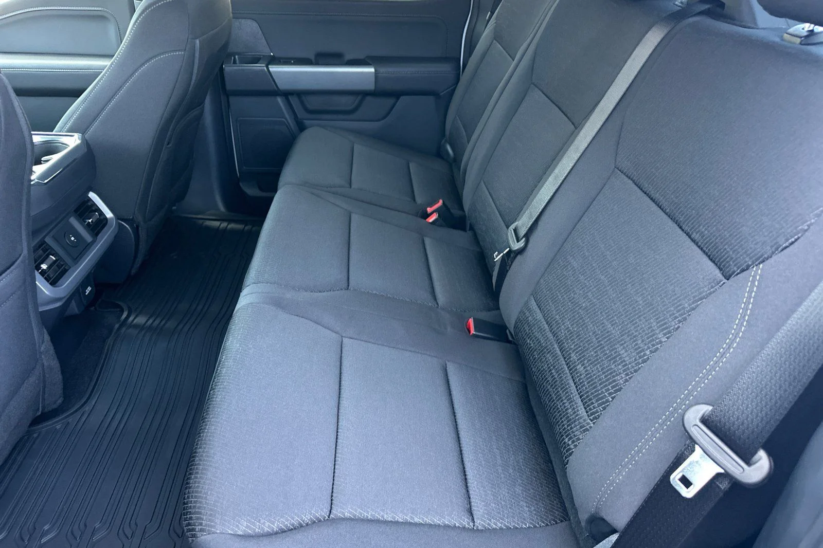 New 2026 Oxford White Ford XLT image 11