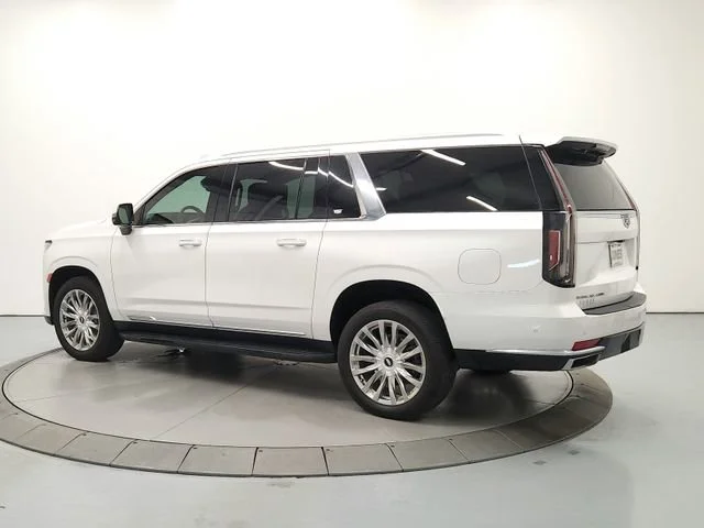Used 2021 CRYSTAL WHITE TRICOAT Cadillac Premium Luxury image 5