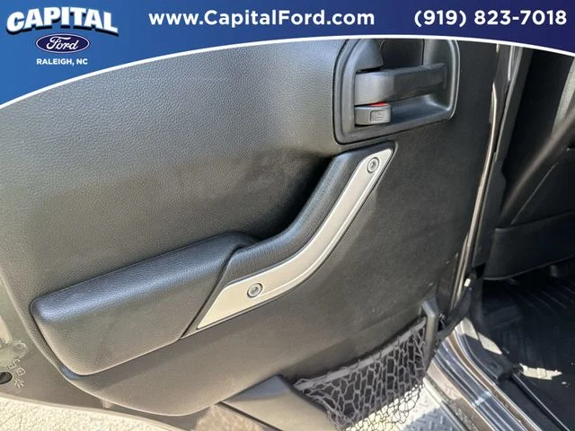 Used 2017 Gray Jeep Unlimited Sahara image 17