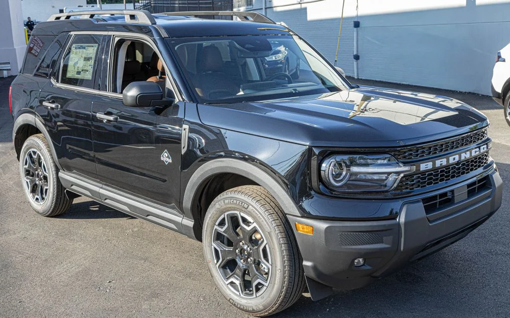 New 2026 Black Ford Outer Banks image 8