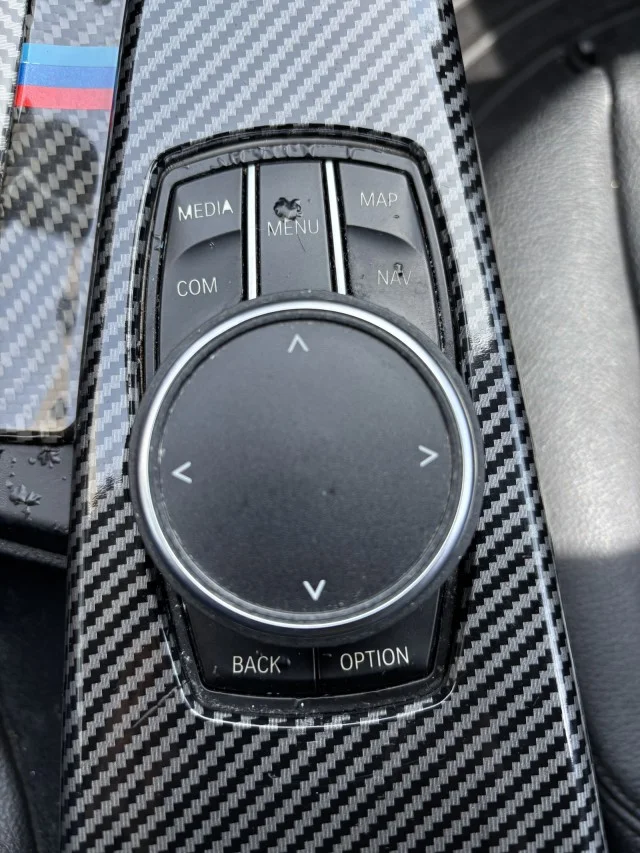 Used 2018 Mineral Gray Metallic BMW 320i xDrive image 27