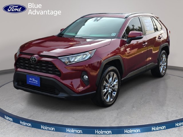 Used 2021 Red Toyota XLE Premium image 1