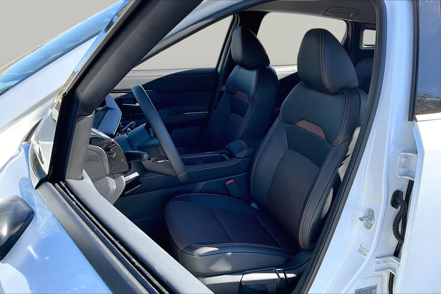 2026 Nissan KICKS SR - Photo 9