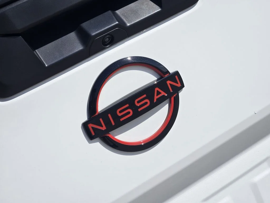 Used 2024 White Nissan PRO-X image 10