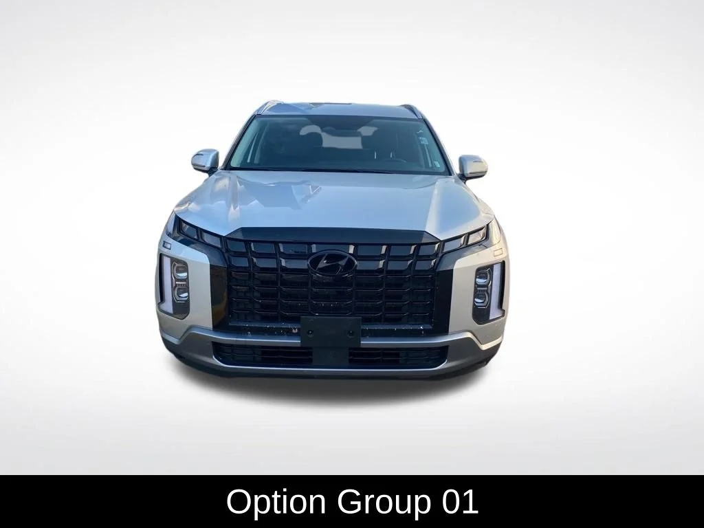 Used 2025 Silver Hyundai SEL image 2
