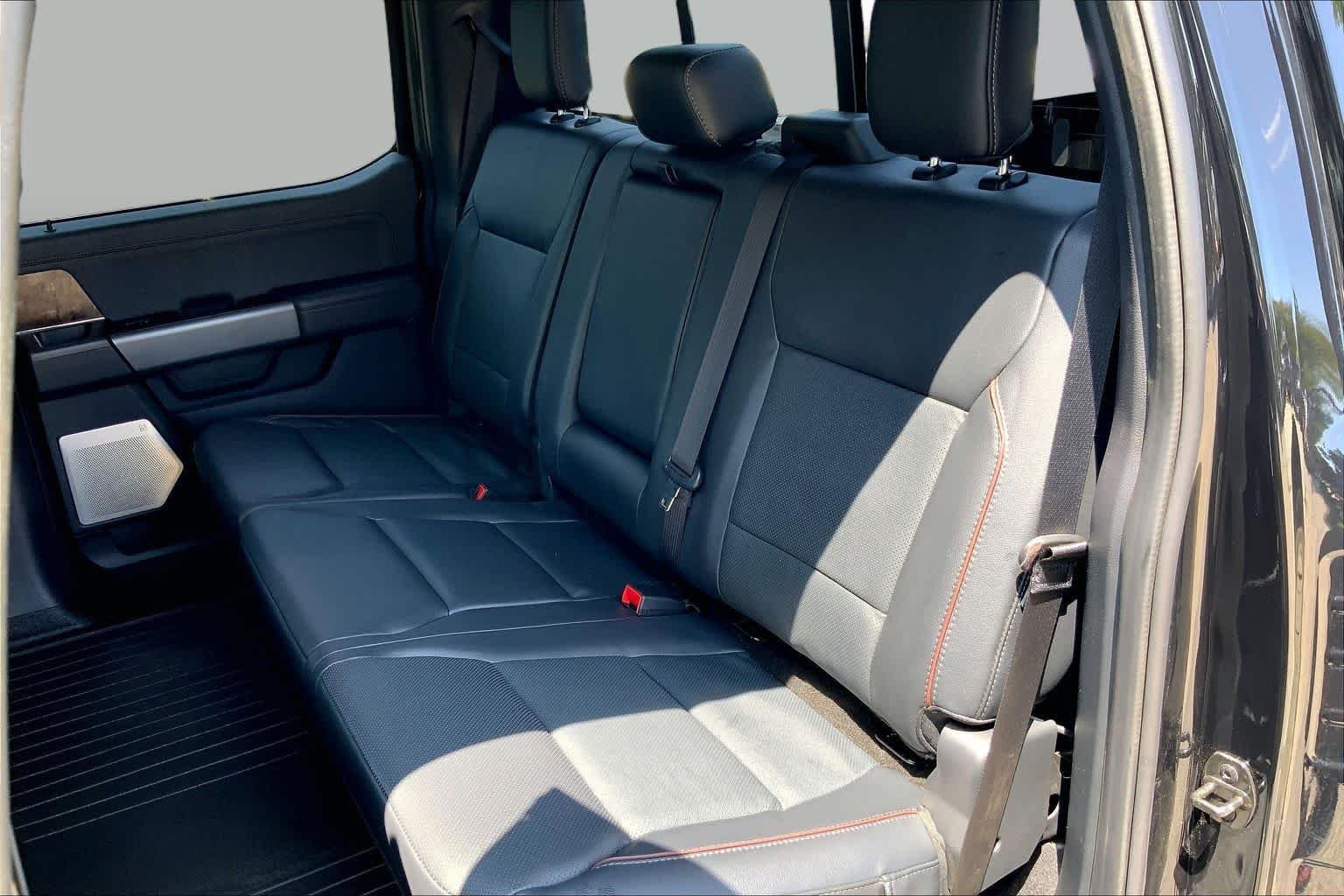 Used 2023 Agate Black Metallic Ford LARIAT image 21